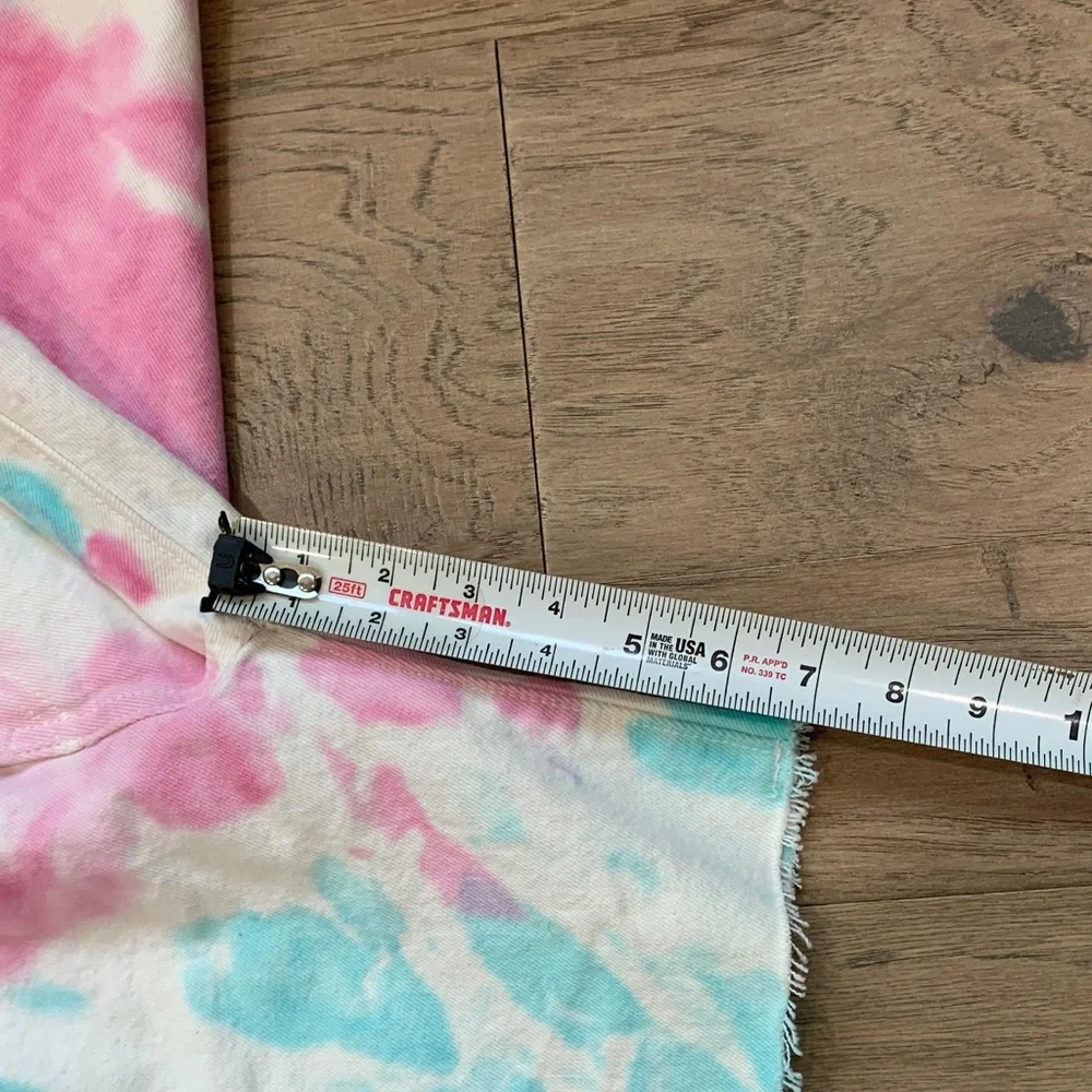 NWT Levi's 501 '93 Cutoff Shorts! Tie Dye Gay Pride LGBTQ Size 38x7